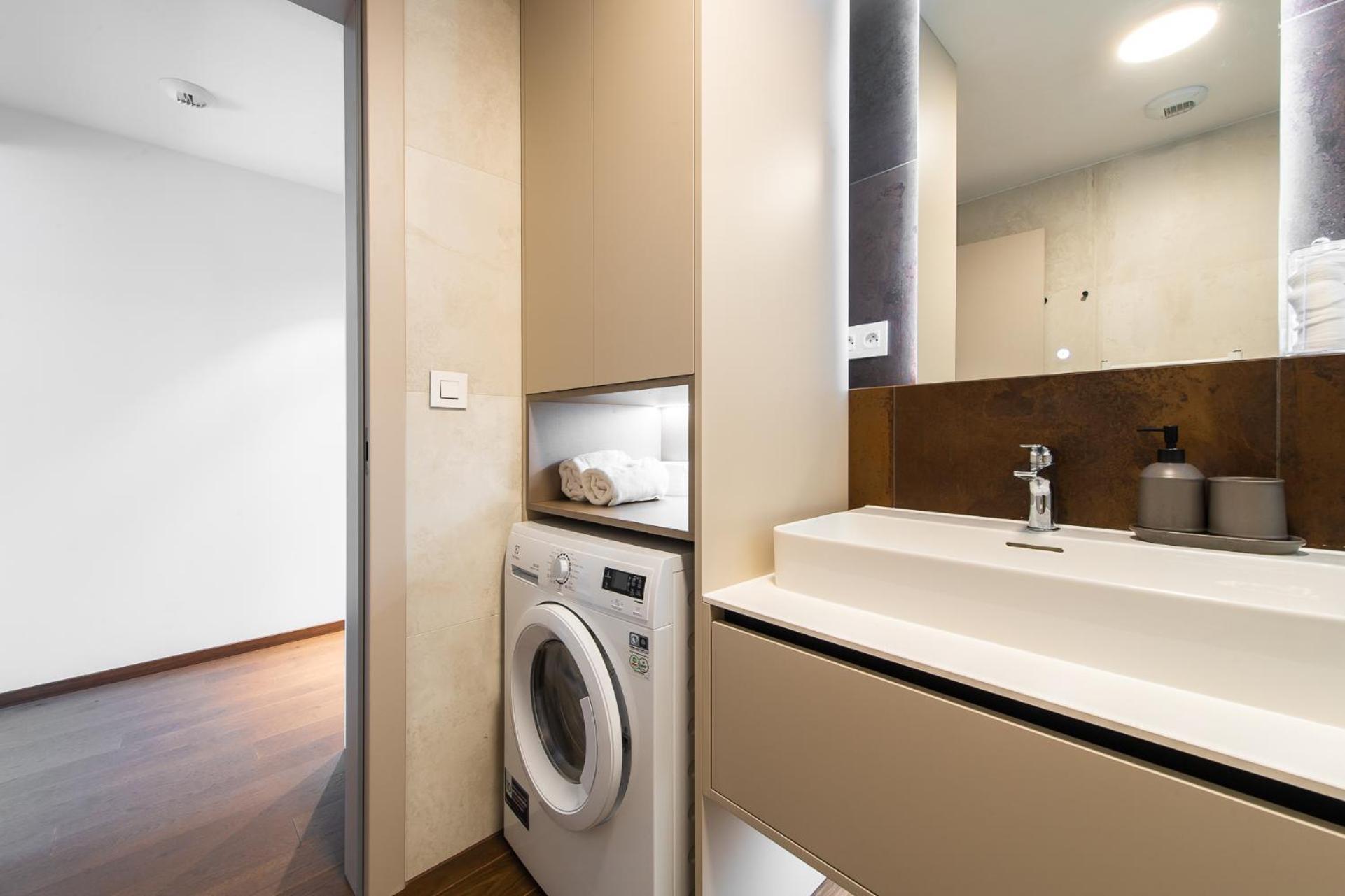Nikas Eurovea Apartments - Free Parking Bratislava Exterior photo